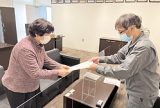 北海道津別町、美幌町　インボイス中止意見書を採択　北見民商　役員らが自治体訪ね　管内で4自治体に